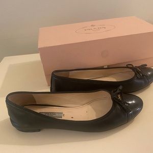 PRADA // LEATHER BALLET FLATS // BLACK